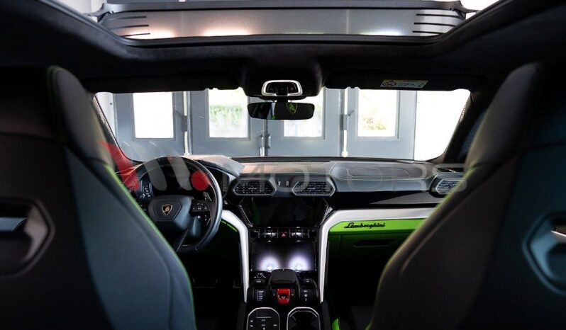 LAMBORGHINI Urus S 4.0 V8 666 CV pieno