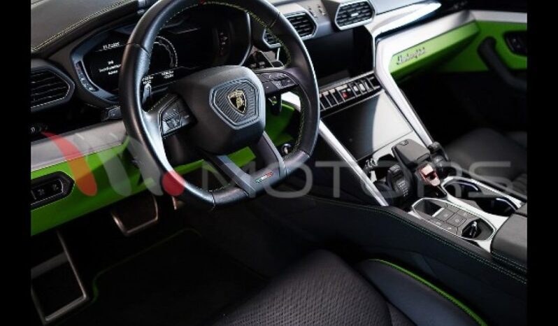 LAMBORGHINI Urus S 4.0 V8 666 CV pieno