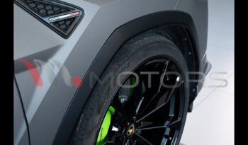 LAMBORGHINI Urus S 4.0 V8 666 CV pieno