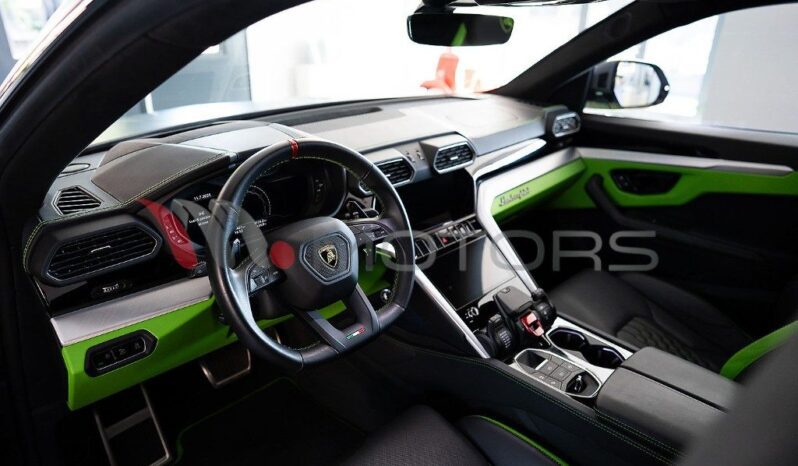 LAMBORGHINI Urus S 4.0 V8 666 CV pieno