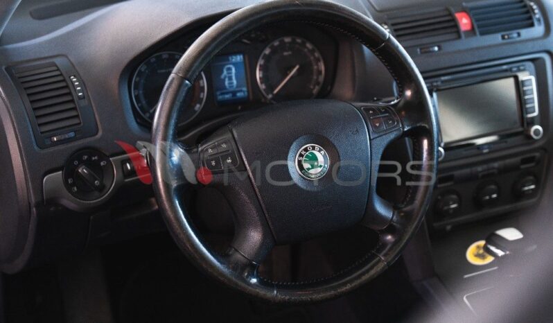 SKODA Octavia 2.0 TDI DSG Wagon Elegance pieno