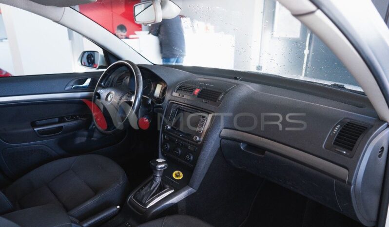 SKODA Octavia 2.0 TDI DSG Wagon Elegance pieno