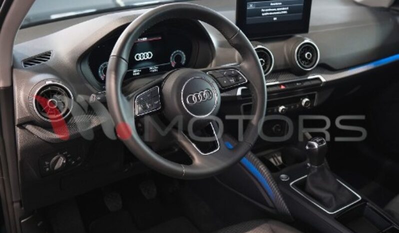 AUDI Q2 30 TDI Identity Black pieno