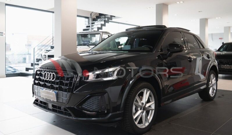 AUDI Q2 30 TDI Identity Black pieno